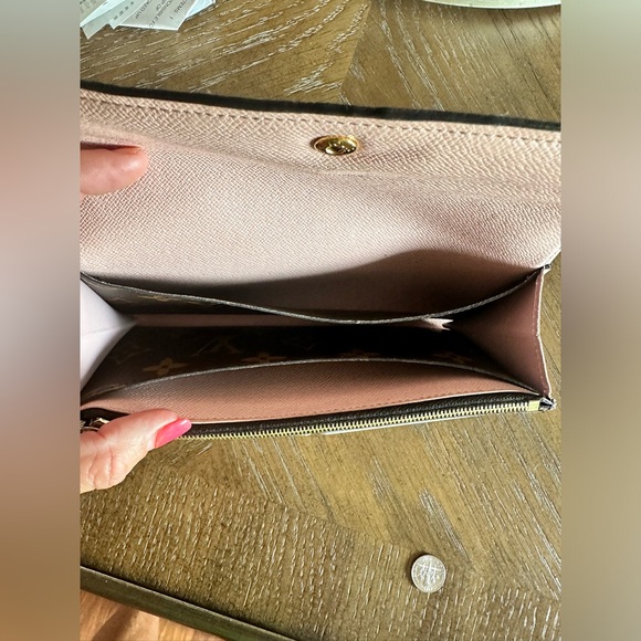 $575 LV Emillie Long Wallet Pink Snap Only Owner 💎Authentic - Picture 9 of 16